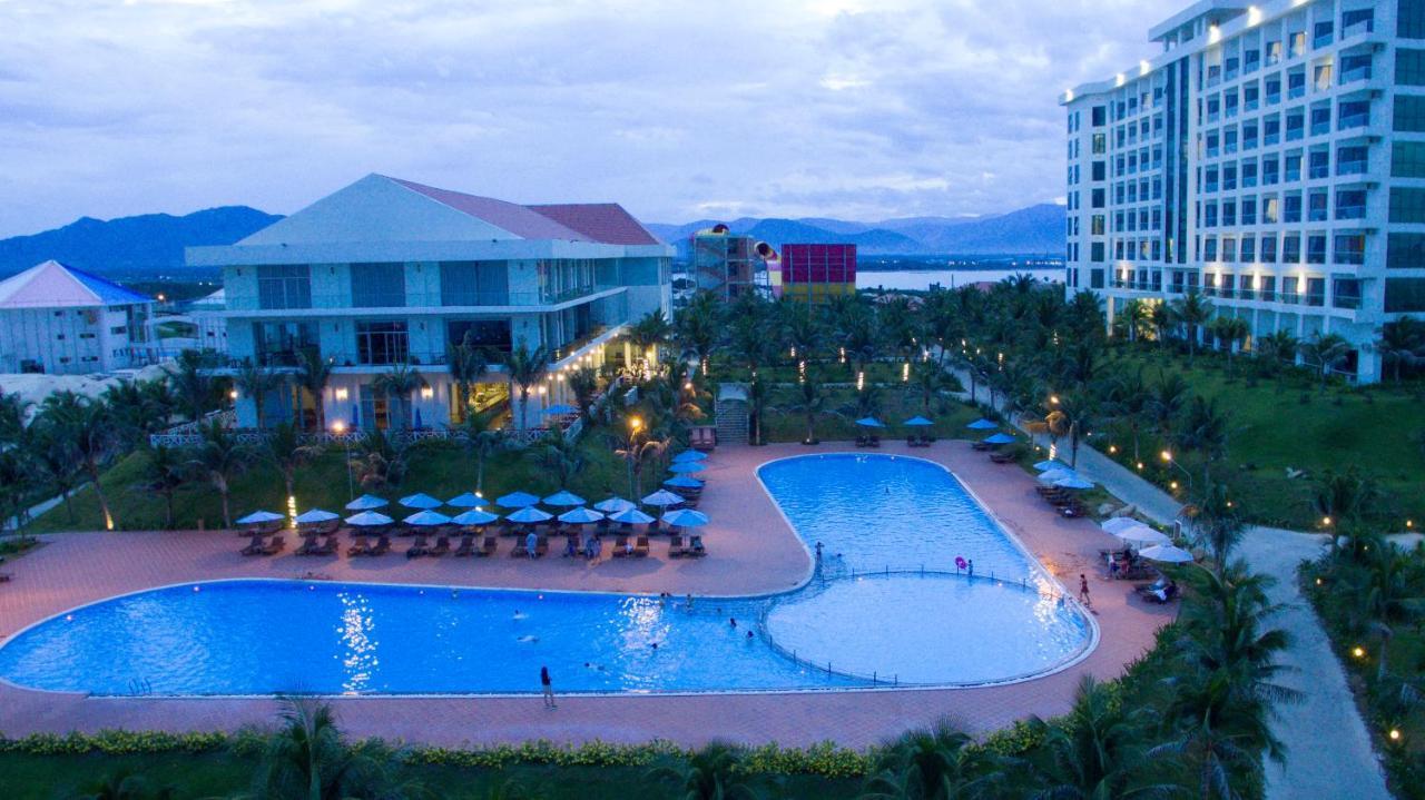 Golden Peak Resort & Spa Nha Trang Exterior photo